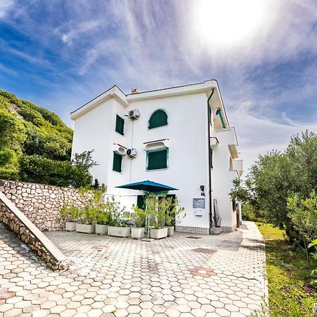 Apartments Oleander Kricin Baška Екстериор снимка