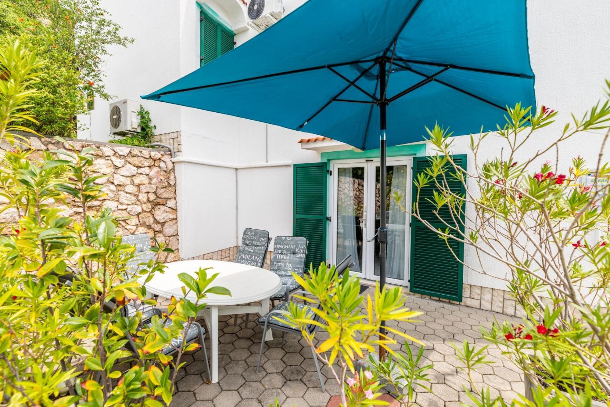 Apartments Oleander Kricin Baška Екстериор снимка