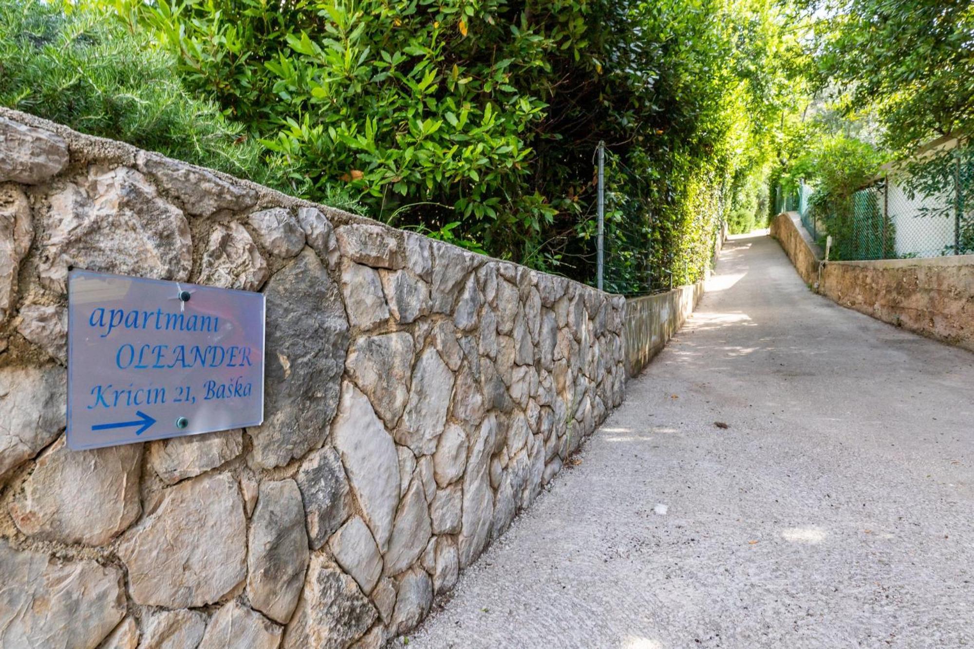 Apartments Oleander Kricin Baška Екстериор снимка